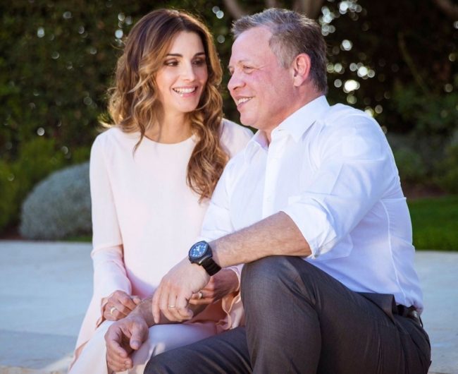 رسالة رومانسية من الملكة رانيا للعاهل الأردني في ذكرى زواجهما الـ28: دائماً الأحب على قلبي