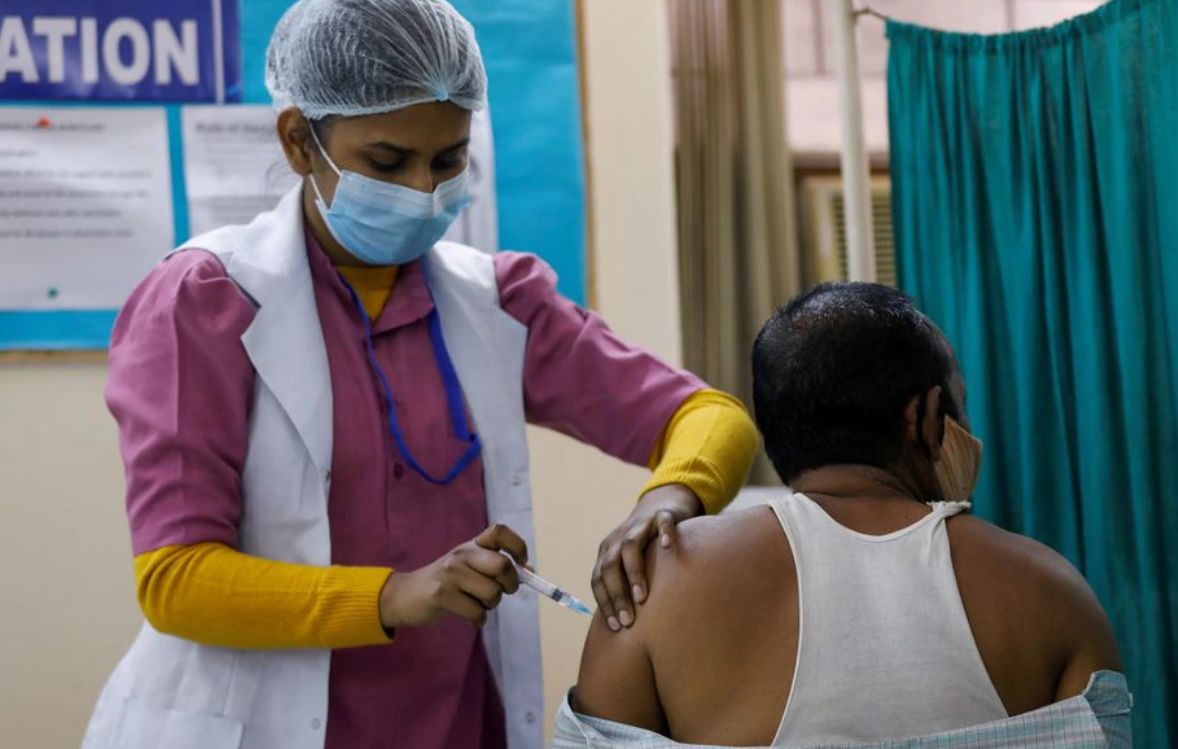 سر الرعب الذي يجتاح العالم من سلالة “دلتا” وحقيقة مقاومتها اللقاحات، والأهم هل “دلتا بلس” أخطر منها؟