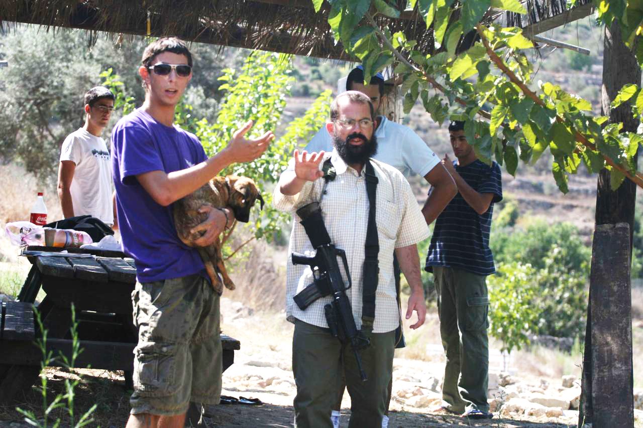 حوّل مزارع الفلسطينيين لخراب.. “الاستيطان الرعوي” وجه جديد للاحتلال الإسرائيلي بالضفة الغربية، فما هو؟