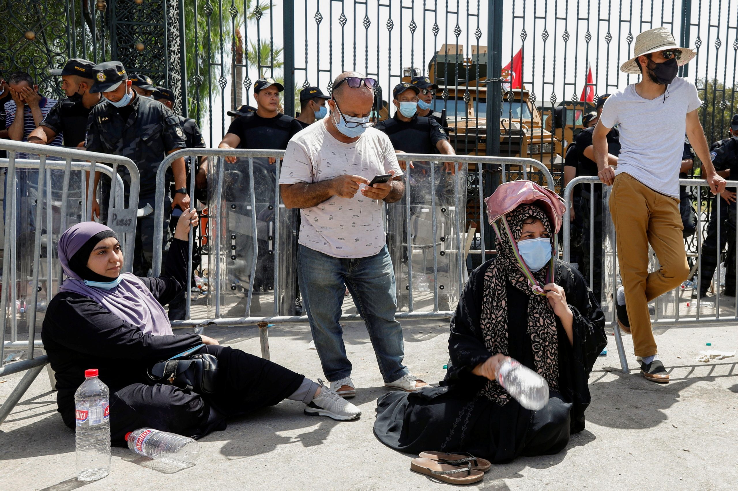 تونس أمام اختبار عصيب.. أسئلة مشروعة للرئيس قيس سعيّد