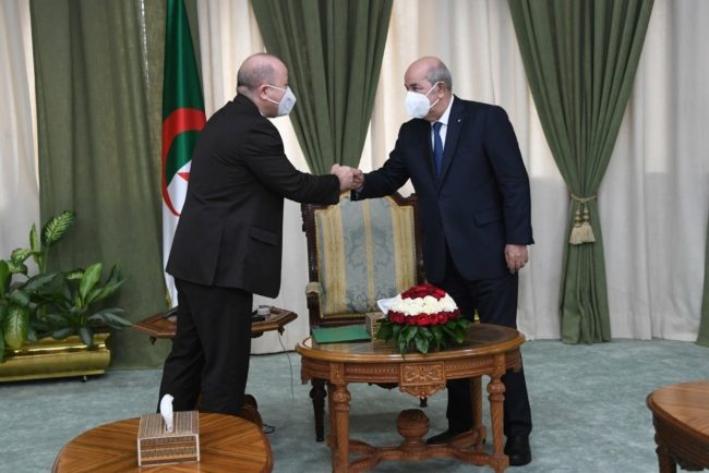 الرئاسة الجزائرية تعلن عن تشكيلة الحكومة الجديدة.. وزير من عهد بوتفليقة يتولى حقيبة الخارجية