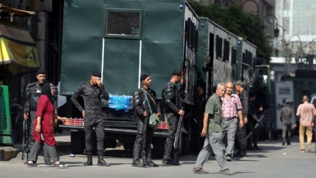 مجلس حكومي في مصر يقر بحالات اختفاء قسري.. قضية أيمن هدهود جعلته يتحرك ويعلن عن عددهم