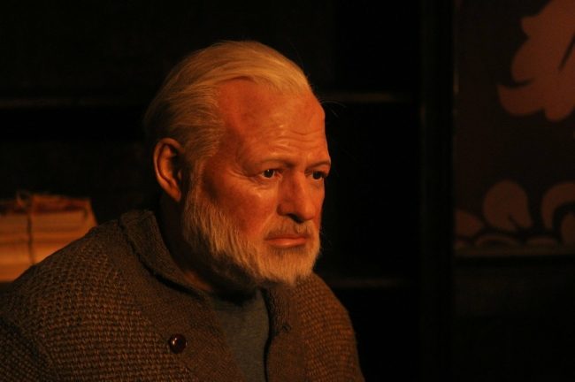 “وداعاً همنغواي”.. الأوجه المخفية لأيقونة الأدب العالمية