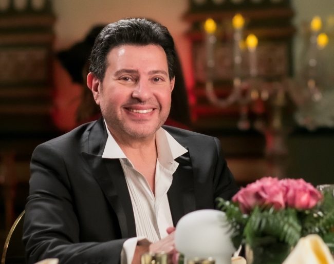 هاني شاكر يتحدّث عن ملابس هيفاء وهبي “القصيرة عن اللزوم” ويهاجم محمد رمضان