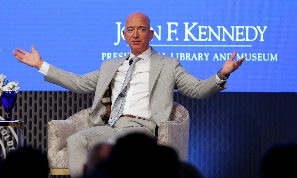 بيزوس الفضاء الأرض