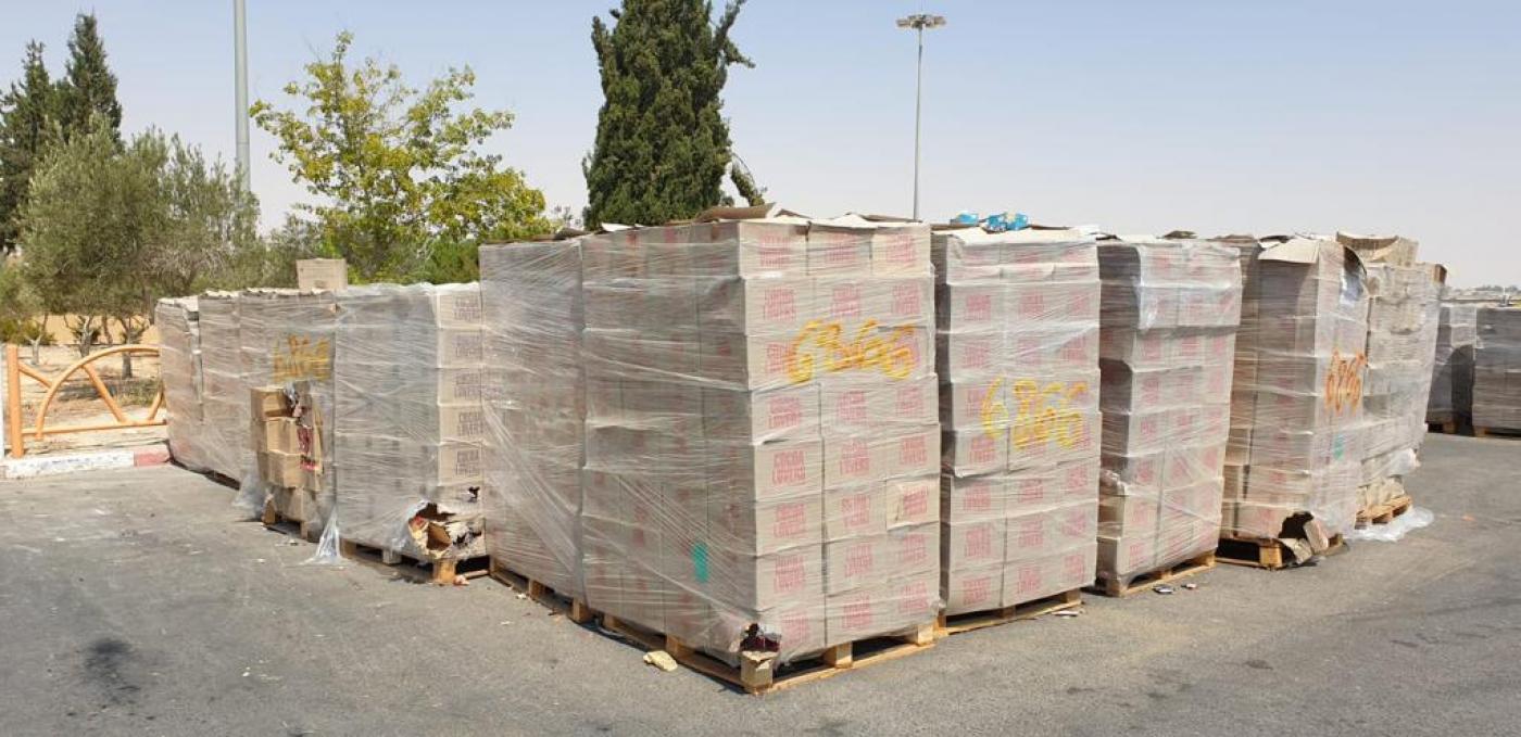 إسرائيل تصادر شوكولاتة كانت متجهة إلى غزة.. زعمت أن “حماس” ستبيعها وستحقق بها دخلا ماليا