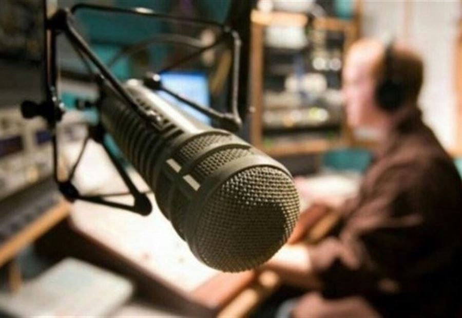 إذاعة لبنانية تعتذر لمستمعيها وتوقف البث بسبب أزمة الوقود.. أصبحت عاجزة عن تشغيل محطات الإرسال