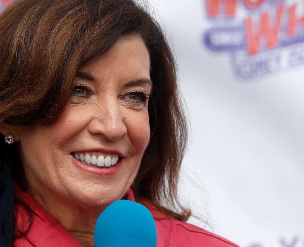 السيدة الأمريكية كاثي هوكول أدت اليمين الدستورية/ رويترز