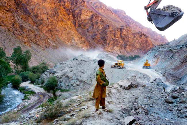 الليثيوم كلمة السر.. هل تتحول أفغانستان إلى واحدة من أغنى دول العالم بفضل طاقتها المدفونة؟