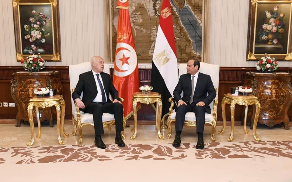 السيسي يدعم قرارات سعيد