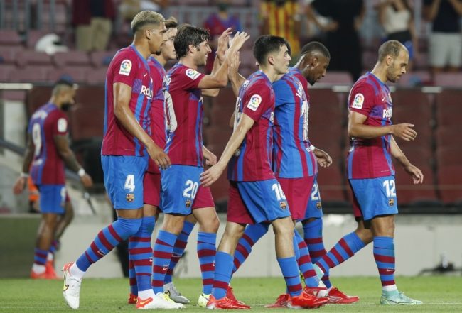 هدد بإجراء قانوني ضده.. برشلونة يُمهل لاعبه الفرنسي أسبوعاً للرحيل