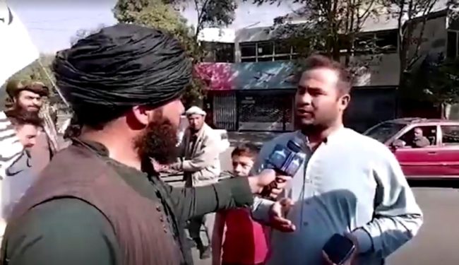 رسالة طمأنة من طالبان لـ “مراسلون بلا حدود”.. تعهدت باحترام حرية الإعلام وحددت شرطاً لعمل الصحفيات