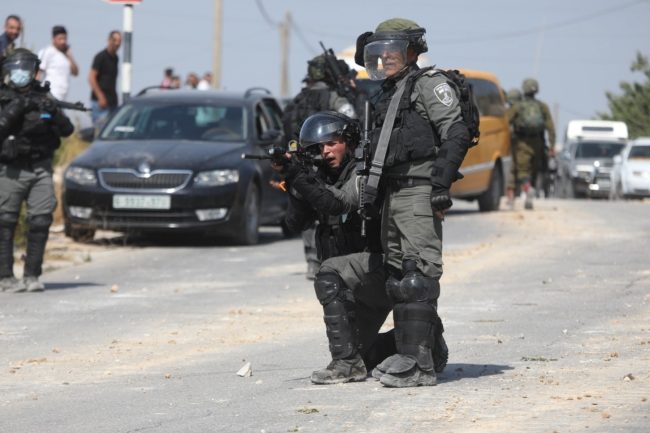 إصابة 3 مستوطنين في إطلاق نار بالضفة الغربية.. أحدهم إصابته خطيرة وجيش الاحتلال يبحث عن المُنفذ