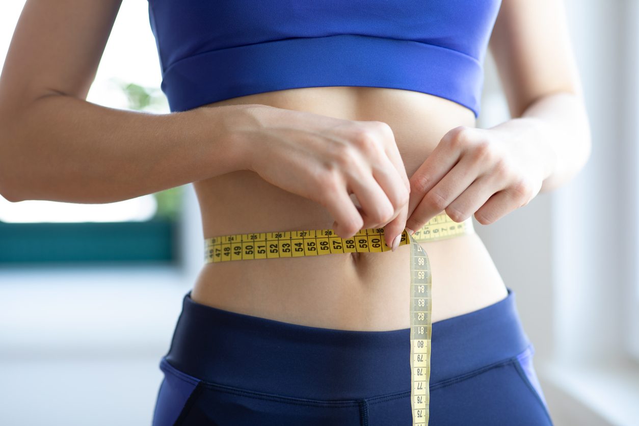 للحصول على خصر يشبه “باربي”.. عملية “إزالة الأضلاع” الخطيرة التي قام بها بعض المشاهير