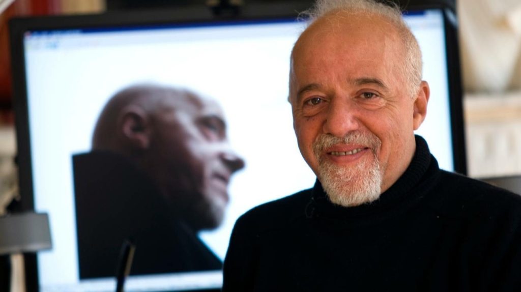 رويترز/ من هو باولو كويلو؟