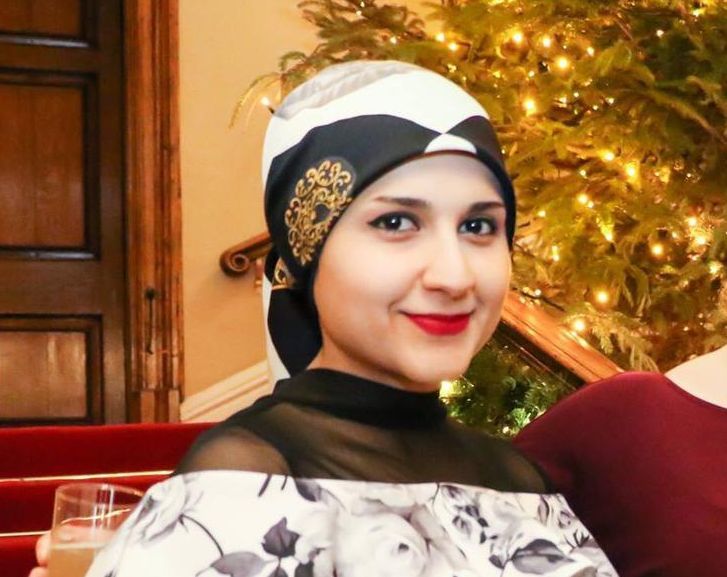 بريطانيا تحقق في وفاة ملاكمة مسلمة بعد نزال في “الكيك بوكسينغ”.. عائلتها تتهم المنظمين بوضعها أمام منافسة تفوقها حجماً