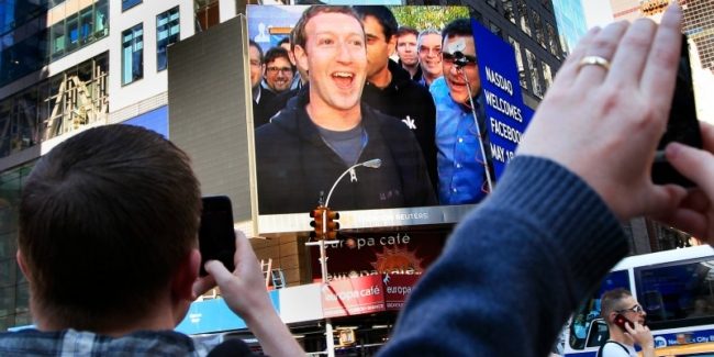 بعد الإنترنت والهاتف الذكي.. ما هي القفزة التكنولوجية القادمة التي ستغيِّر العالم؟