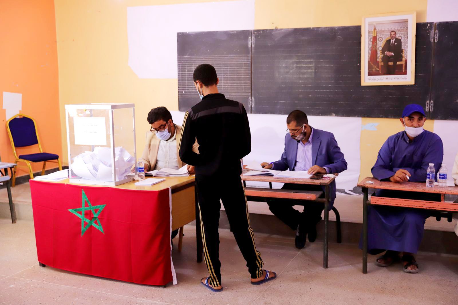 السباق الانتخابي في المغرب.. منافسة محتدمة بين الأحزاب ورهان على “استعادة ثقة” الناخبين