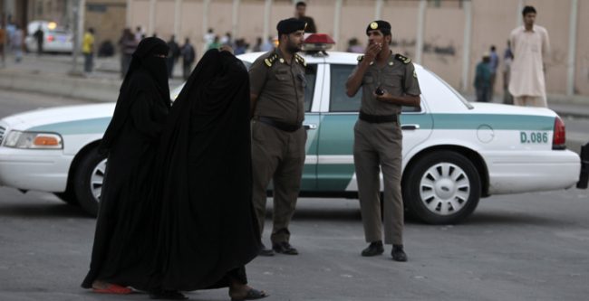 الداخلية السعودية تنشر عقوبات التحرش في المملكة بعد حدوث حالات صادمة خلال احتفال العيد الوطني