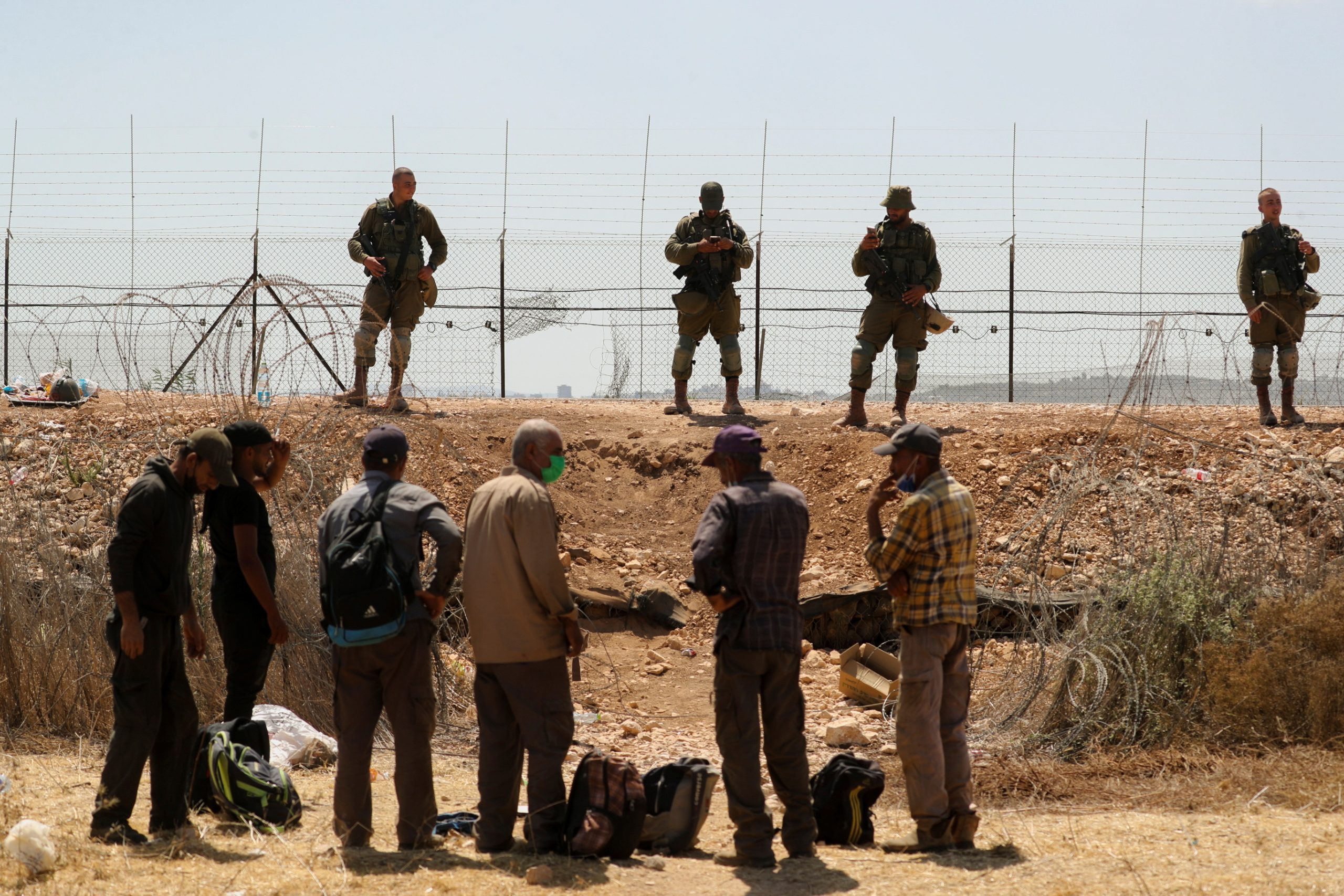 قوات الاحتلال تعتقل الأسيرين مناضل انفيعات وأيهم كممجي بمداهمة سرية في جنين