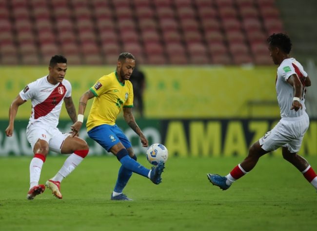 كشف عن أسوأ لحظة في حياته.. نيمار يفاجئ عشاق كرة القدم بتحديد موعد اعتزاله دولياً