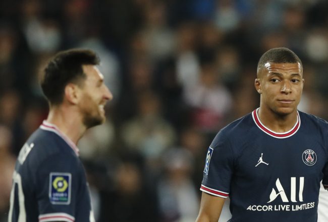 غياب ميسي ورونالدو ومبابي وحضور صلاح.. “ليكيب” تعلن تشكيلتها لأفضل فريق في العالم خلال 2021