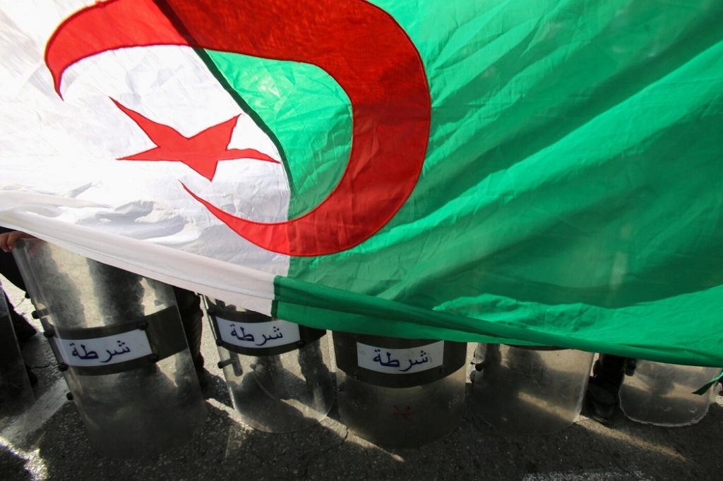 الجزائر