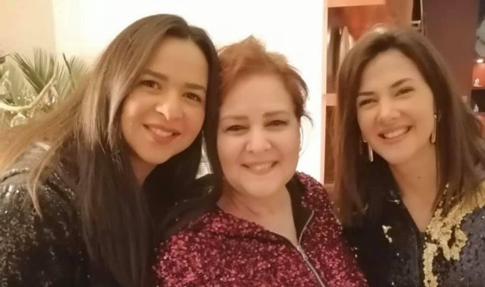 دنيا سمير غانم تبكي