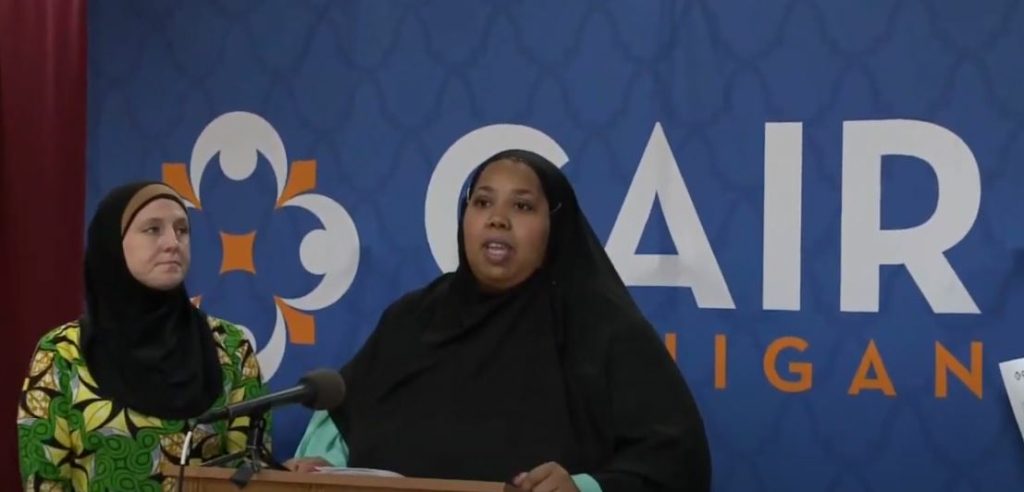 أمريكية مسلمة الحجاب