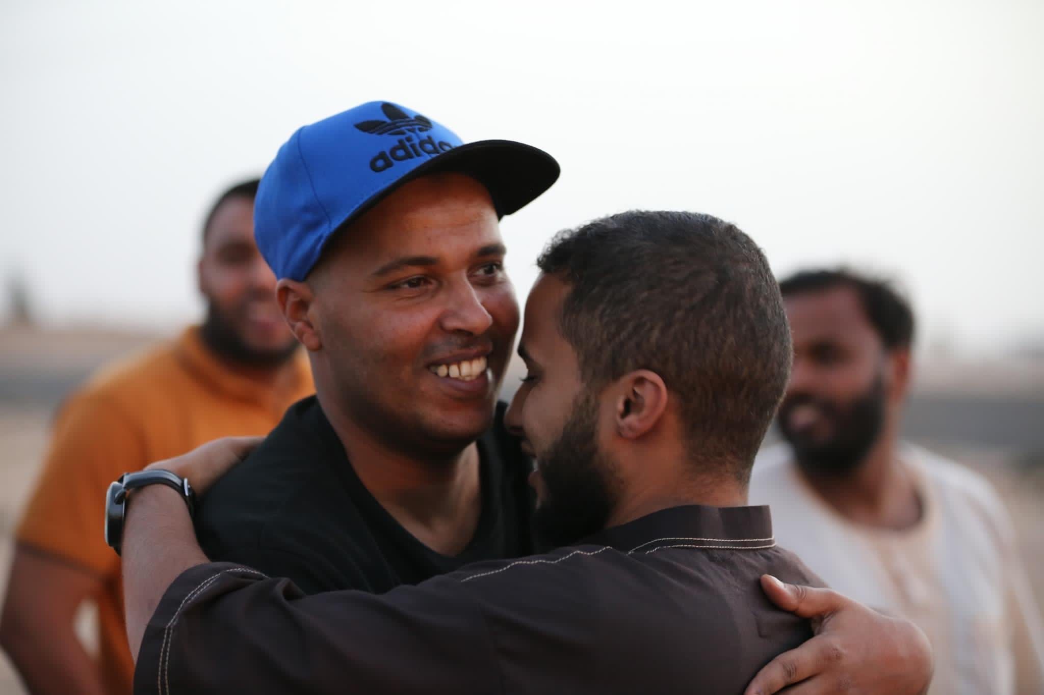 قوات حفتر تفرج عن مصور ليبي.. حُوكم عسكرياً بالحبس 15 عاماً قضى منها ثلاثة