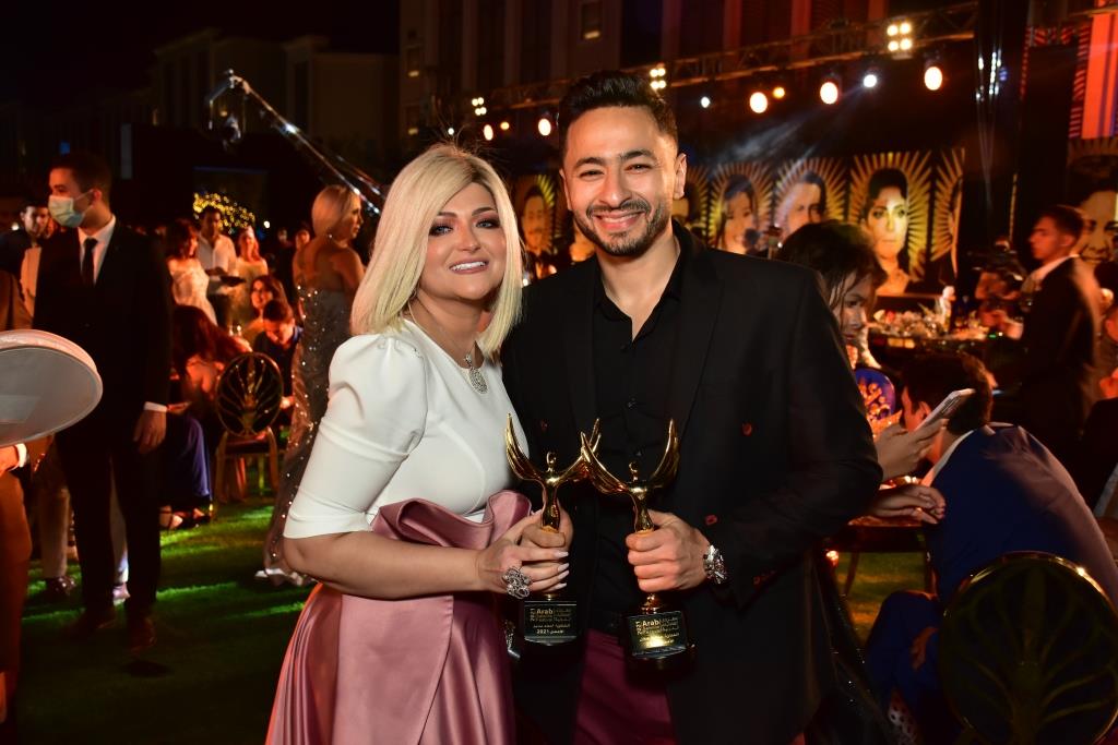 تويتر/ تعرض زوجة حمادة هلال وأولاده إلى حادث سير