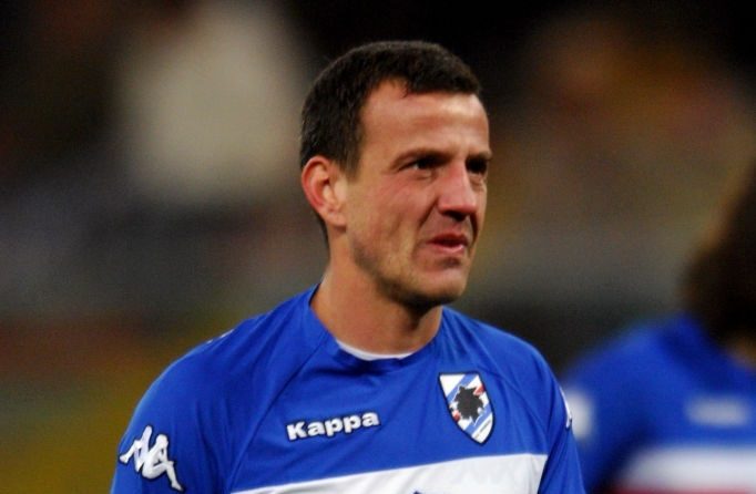 فرنشيسكو فلاكي سيعود للملاعب بعد غياب 12 عاماً (رويترز)