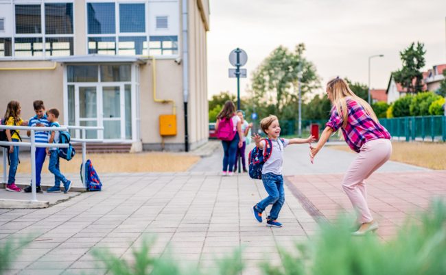 خطوات بسيطة ونتائج مبهرة.. كيف تهيِّئ نفسك وطفلك لاستقبال عام دراسي جديد؟