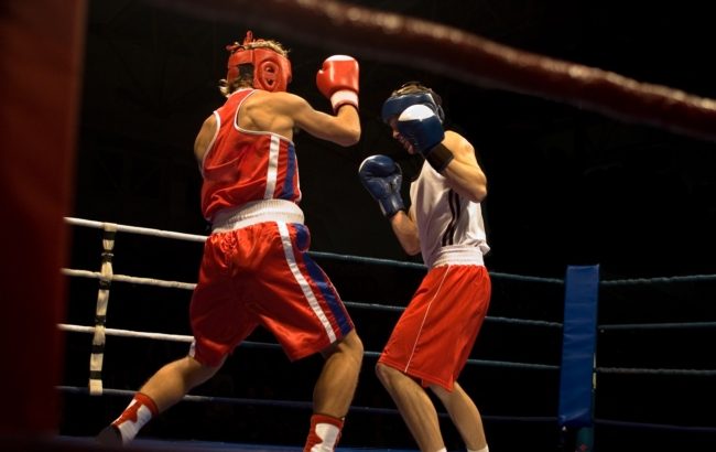 ملاكم مهاجر أصله عربي يهزم منافسه النازي بإيطاليا.. أغضبته إشارات مسيئة وأعطته دافعاً للفوز (فيديو)