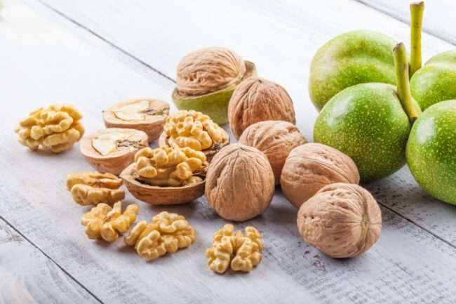 ينقص الوزن ويحمي القلب والأوعية ويدعم صحة الذكور الإنجابية.. تعرَّف على فوائد الجوز “عين الجمل”