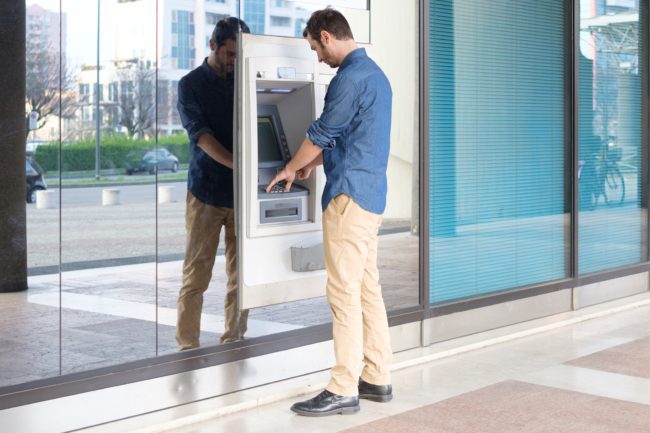 ما وجه التشابه بين نفسك وماكينة الصرّاف الآلي؟ معرفة الأمر ستسهّل عليك فهم علاقاتك