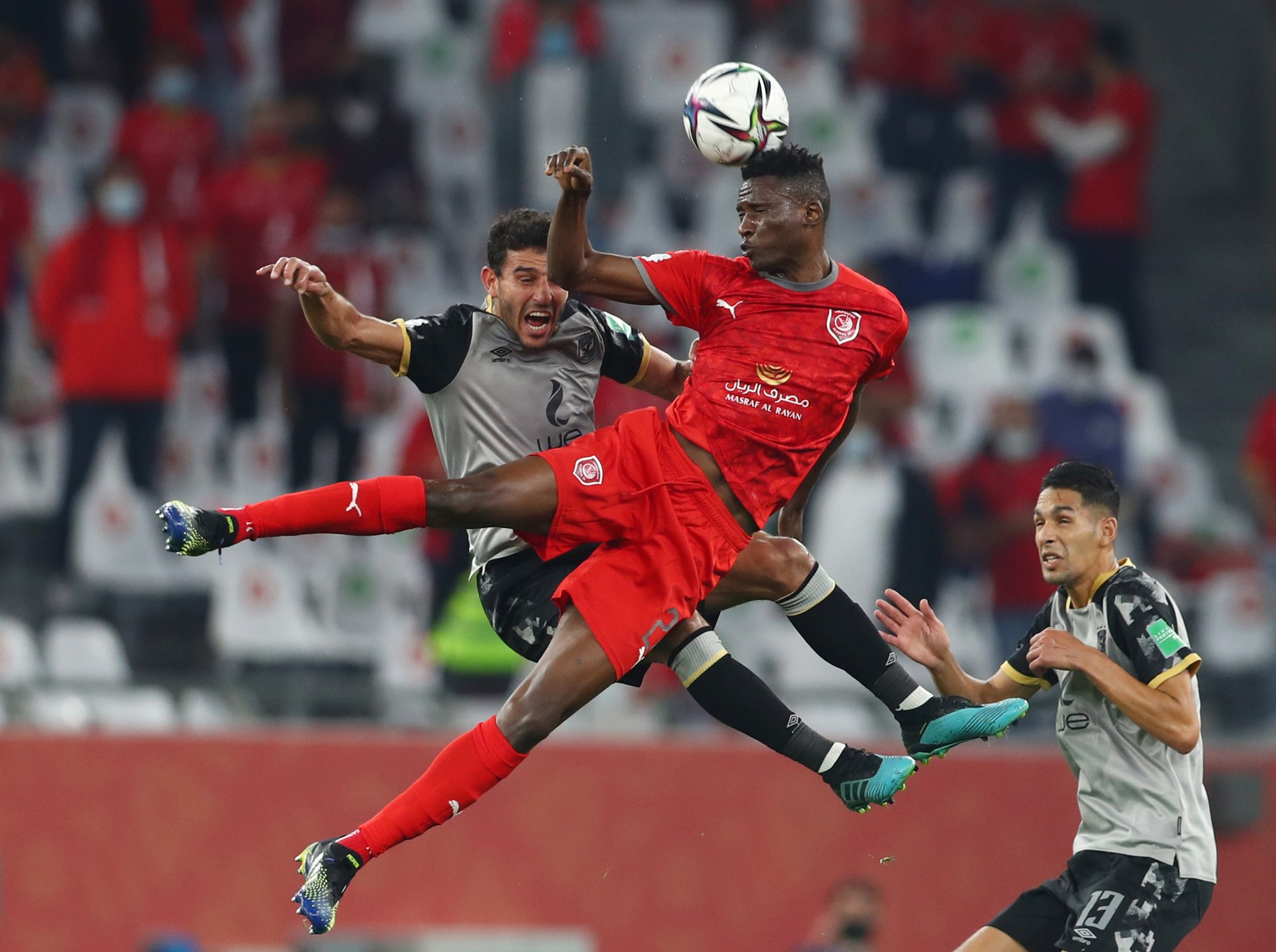 الكيني أولونغا سجل 5 أهداف خلال نصغ ساعة في الدوري القطري (رويترز)