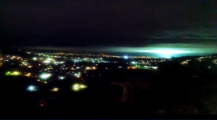 يوتيوب/ أضواء الزلازل Earthquake light