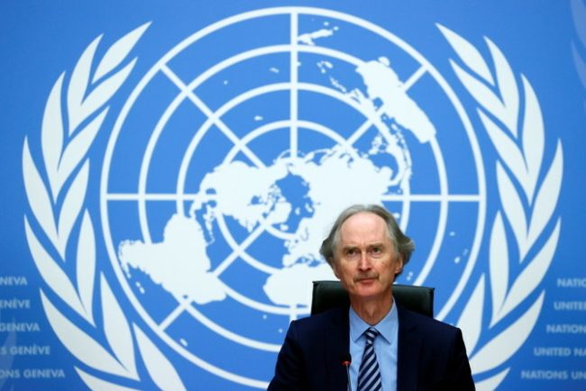 لقاء مباشر نادر بين النظام والمعارضة.. لماذا يُسهل الأسد أعمال اللجنة الدستورية بعدما أفشلها 5 مرات؟