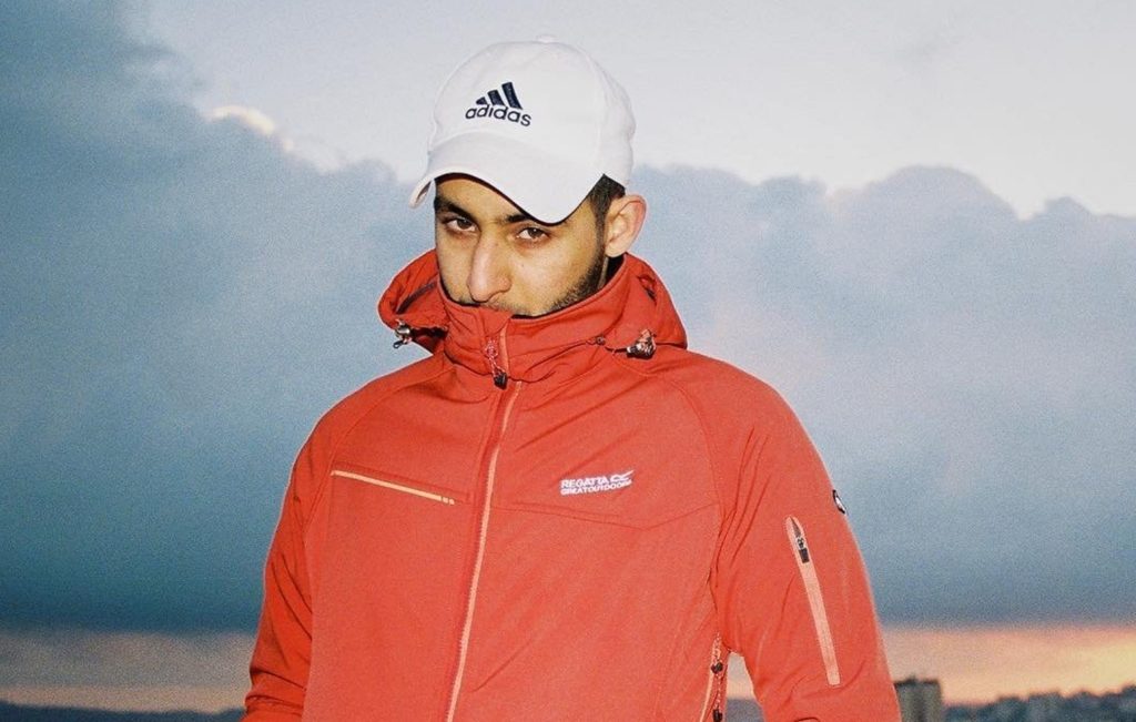 اتهامات لشب جديد بالإلحاد