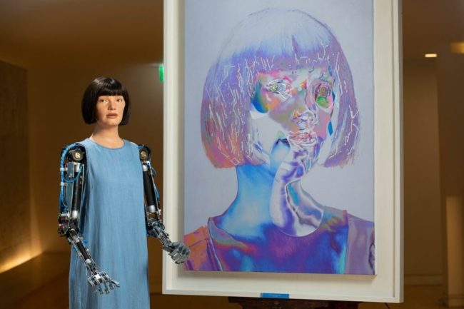 مصر تحتجز أول “فنانة روبوت” بتهمة التجسس! وصلت للمشاركة بمعرض دولي، وجهود دبلوماسية أفرجت عنها