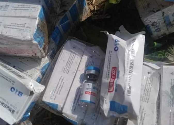 122 ألف جرعة لقاح كورونا ملقاة بجانب “ترعة” بمصر! الأهالي يجدونها والسلطات تفتح تحقيقاً