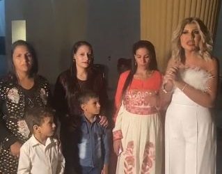 تقديم بوسي شلبي لبطلة فيلم "ريش" في مهرجان الجونة - حساب إنستغرام الإعلامية المصرية