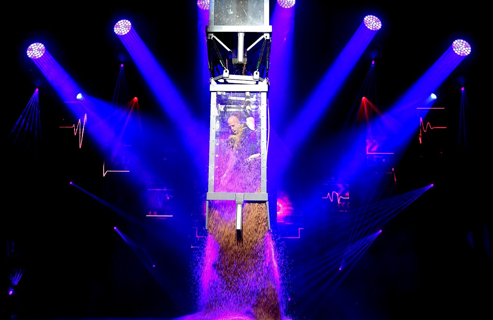 بروفة متسابق في برنامج للمواهب