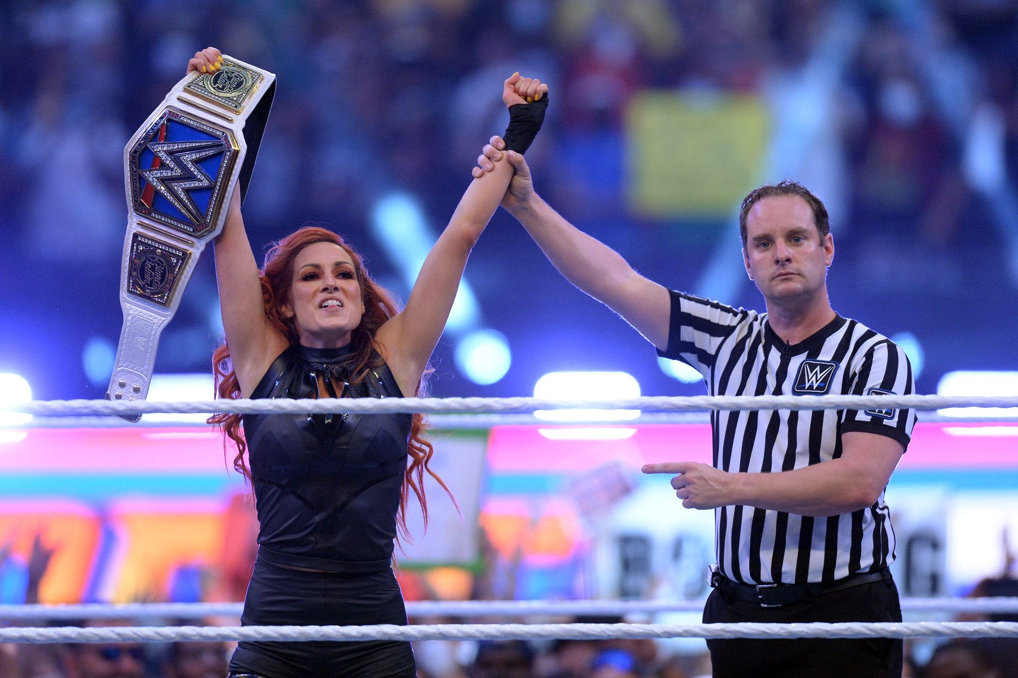 الرياض تستضيف لأول مرة مباراة مصارعة حرة نسائية.. الاتحاد العالمي أعلن عن المنافسات وموعد التحدي