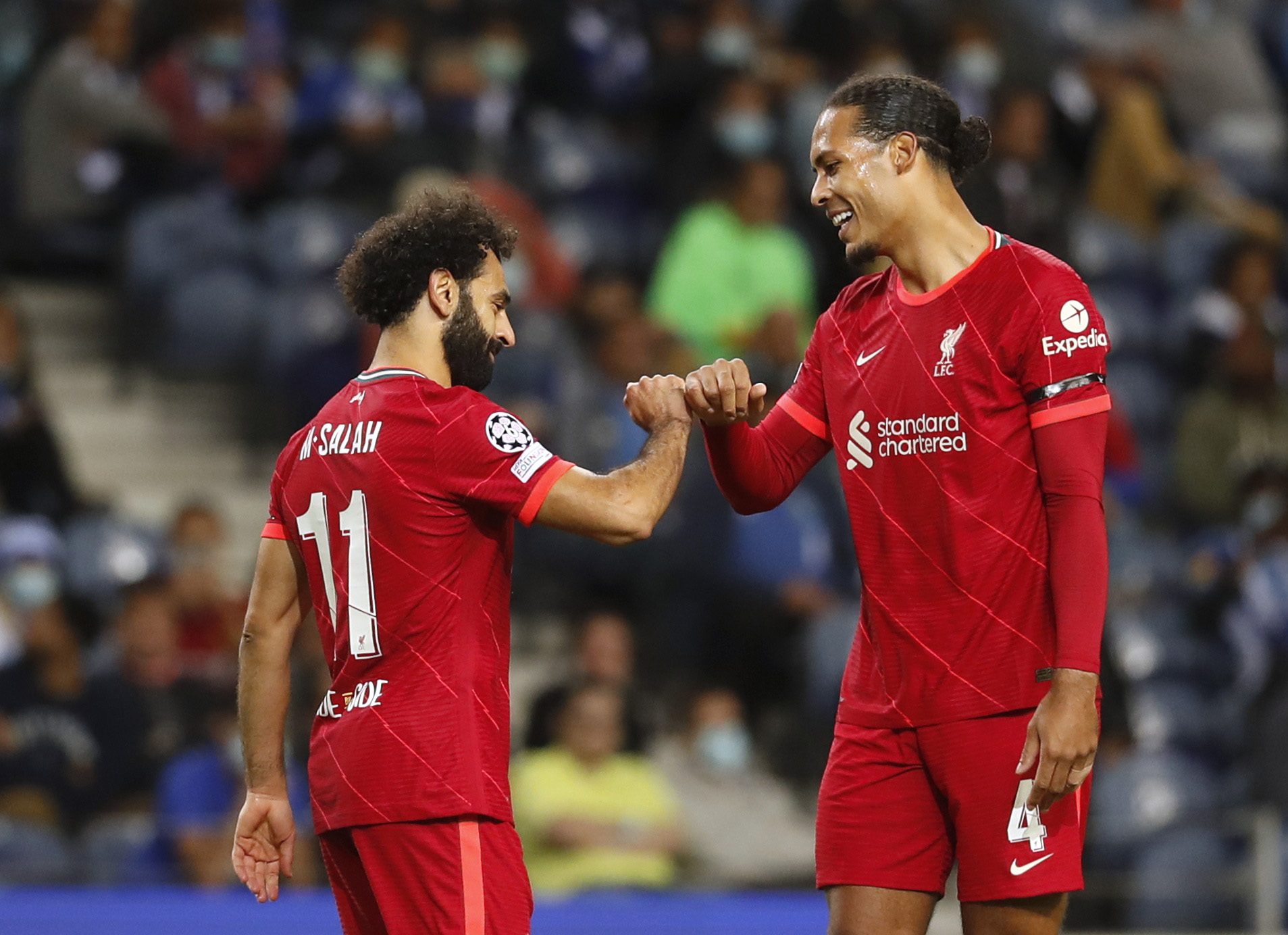 راتب فان دايك أعلى من محمد صلاح (رويترز)