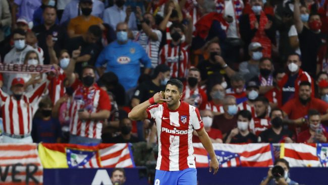 حركة الهاتف ليست موجهة لكومان.. سواريز يفسّر احتفاله بعد التسجيل في برشلونة ويحقق إنجازاً مبهراً