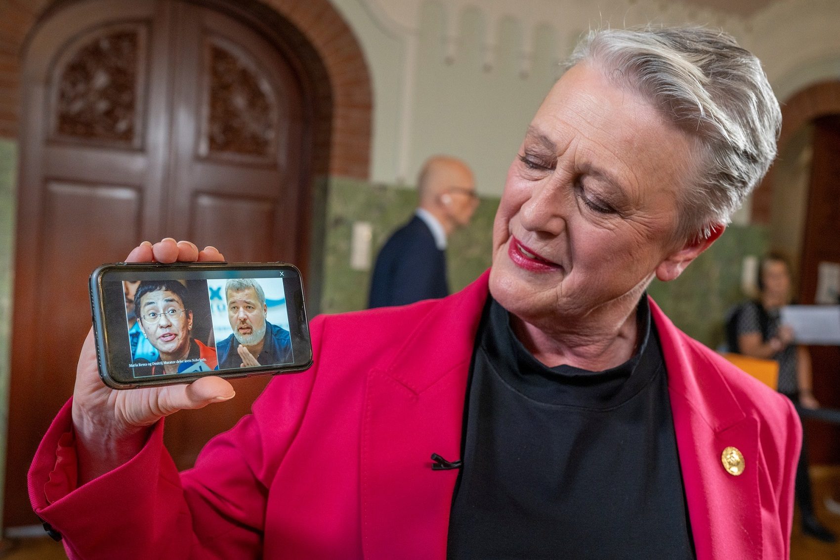 جائزة نوبل للسلام تمنح لأول مرة في تاريخها للصحفيين.. “كوفئا لنضالهما الشجاع