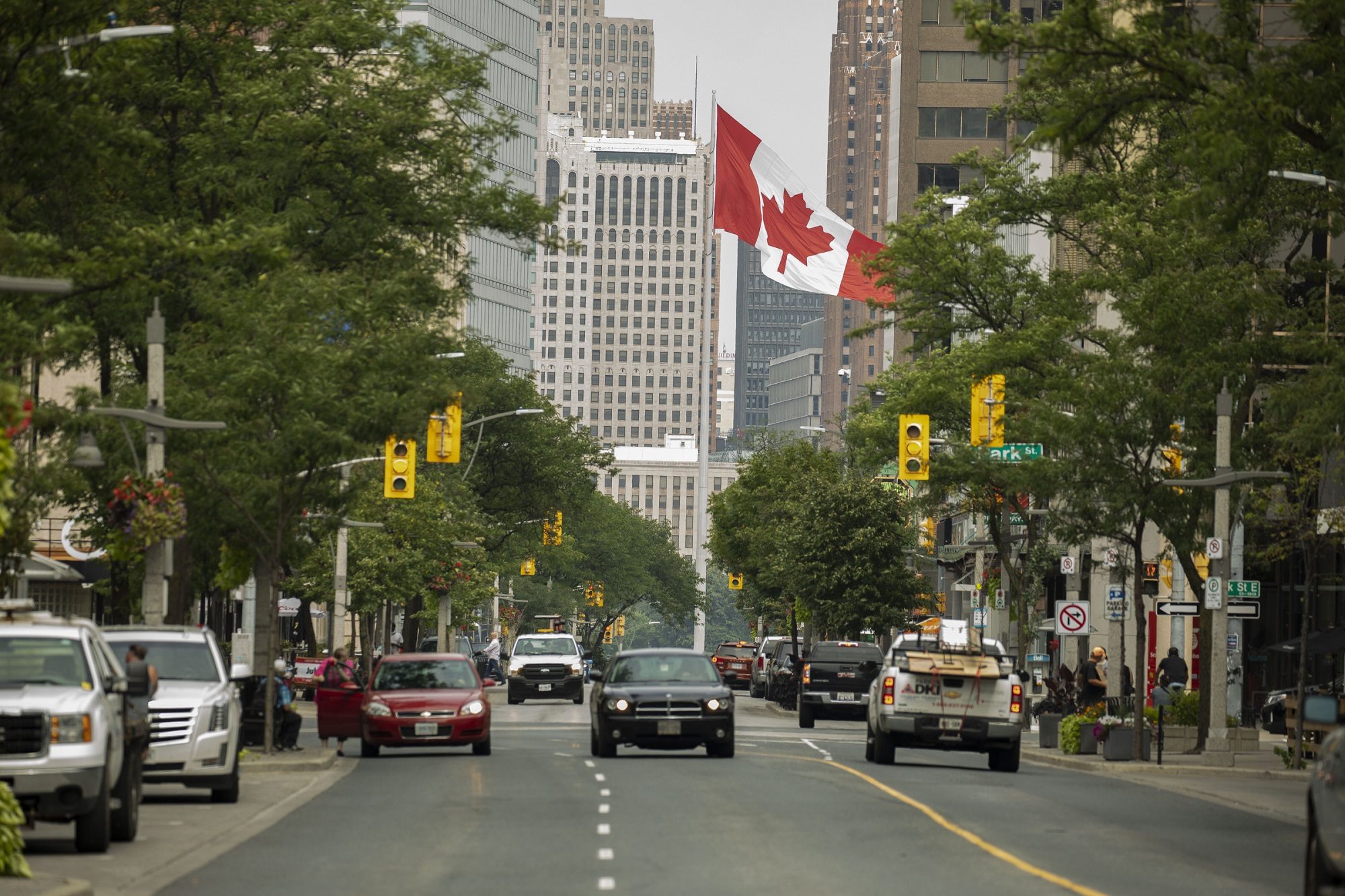 مذيع كندي يدفع ثمن تشهيره بمحامٍ مسلم.. محكمة تُغرّمه نصف مليون دولار