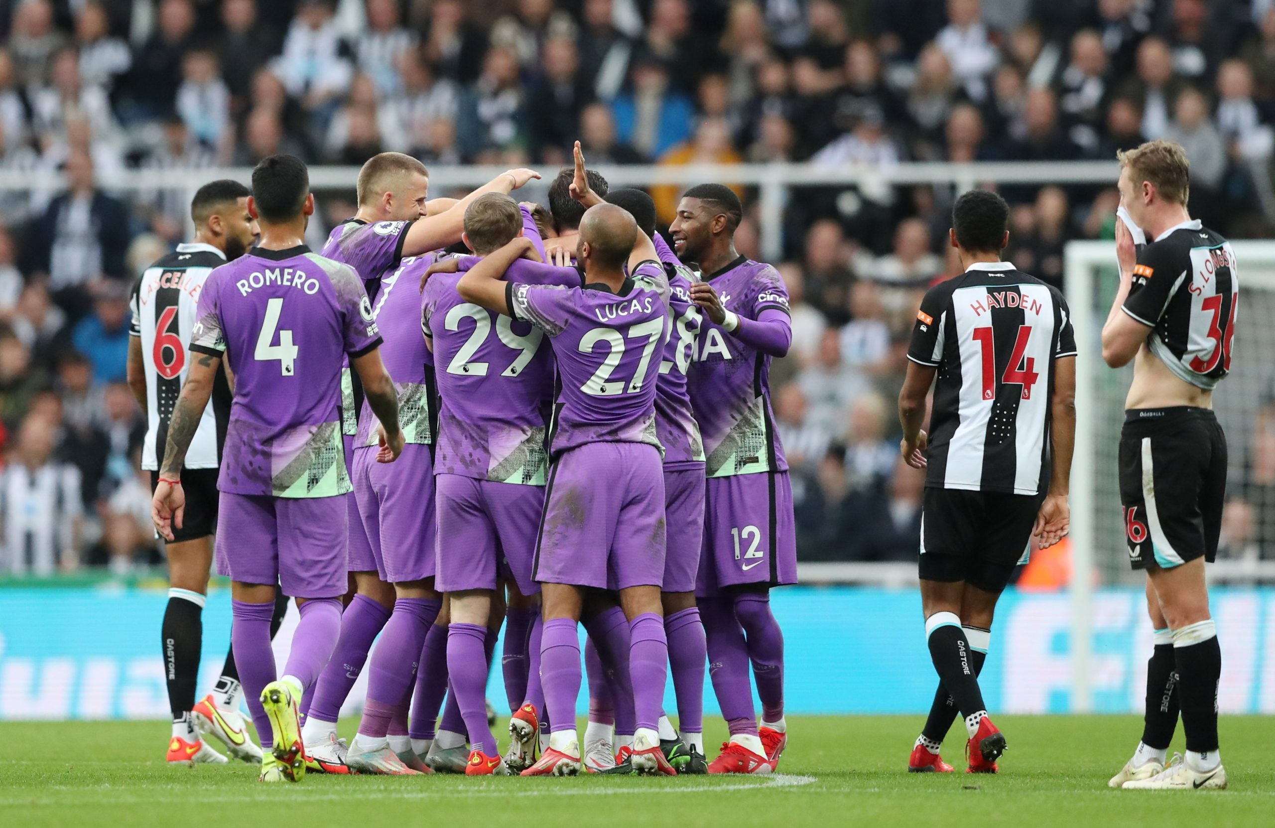 نيوكاسل لم يحقق أي فوز في الدوري الإنجليزي هذا الموسم (رويترز)